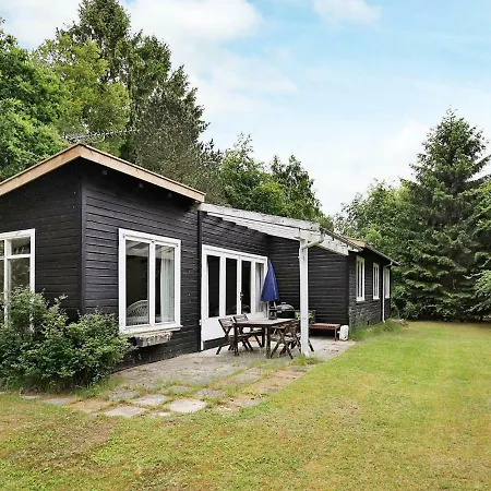 Three-bedroom Holiday In 2 * Hornbæk