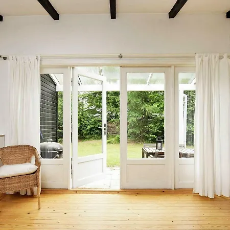 Three-bedroom Holiday In 2 Hornbæk