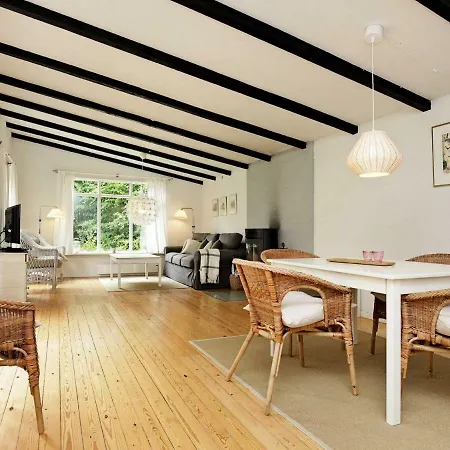 Three-bedroom Holiday In 2 Prázdninový dům Hornbæk